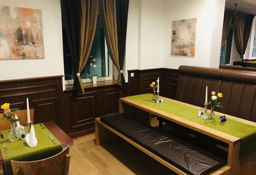 فندق Events Adlerpalast