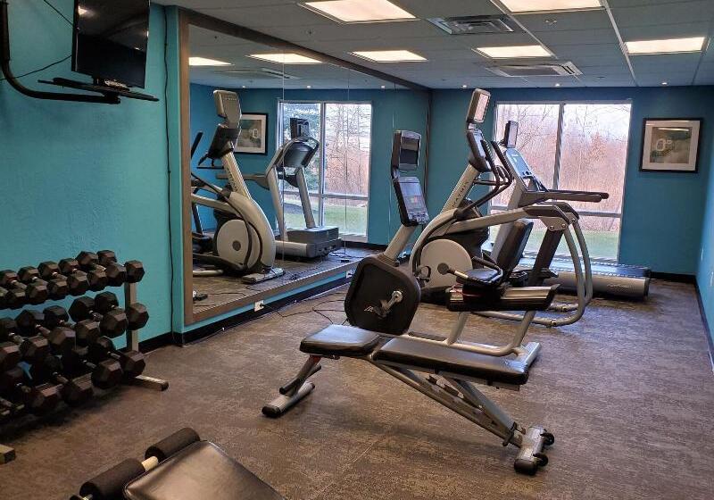 בית מלון כפרי Fairfield Inn & Suites Cleveland Avon