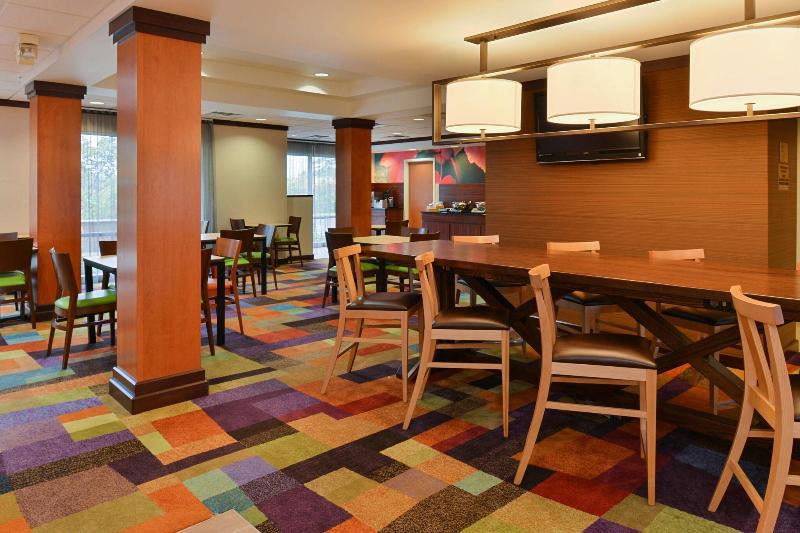 בית מלון כפרי Fairfield Inn & Suites Cleveland Avon