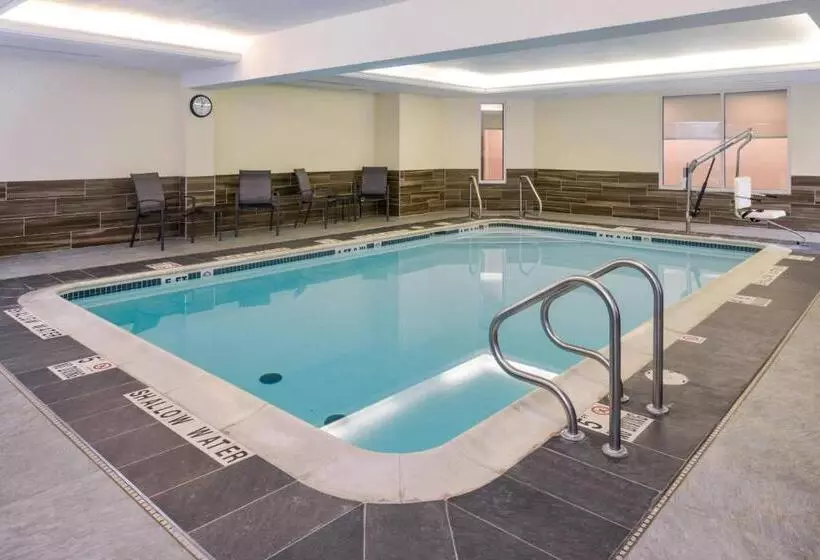 Отель Fairfield Inn & Suites By Marriott Pittsburgh New Stanton