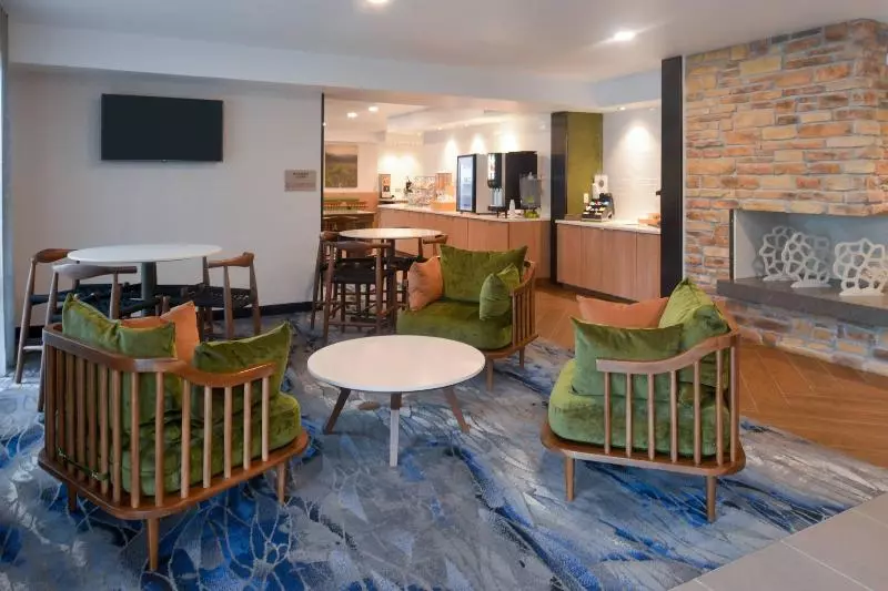 Отель Fairfield Inn & Suites By Marriott Pittsburgh New Stanton