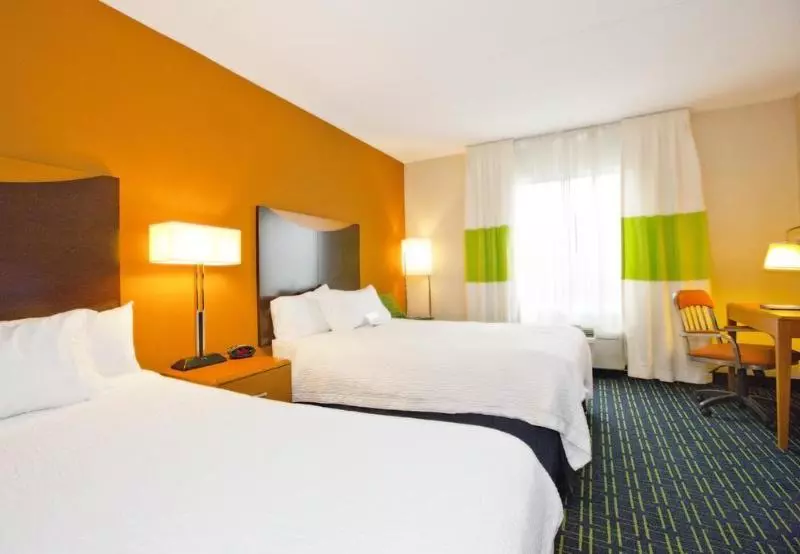 Отель Fairfield Inn & Suites By Marriott Pittsburgh New Stanton