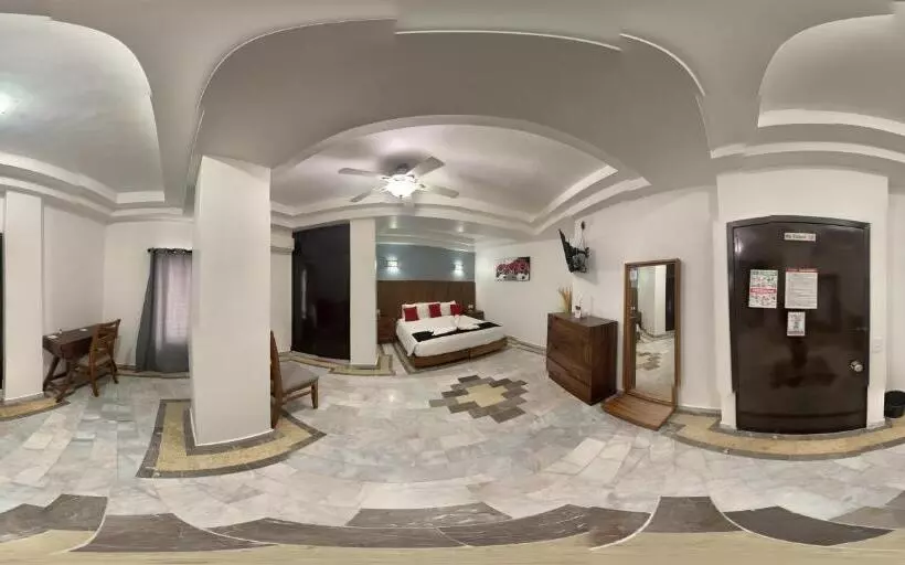 Отель Guadalajara Express Tonala