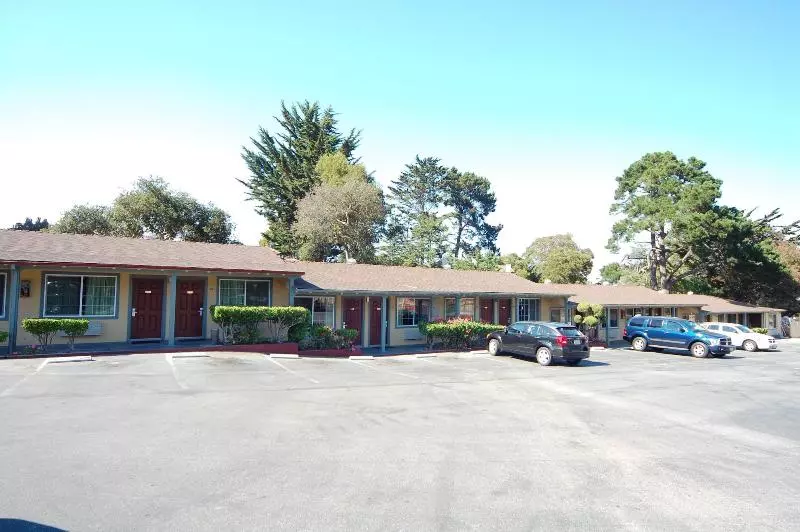 ホテル Monterey Surf Inn