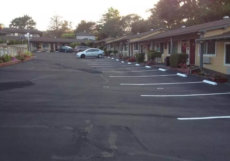 ホテル Monterey Surf Inn