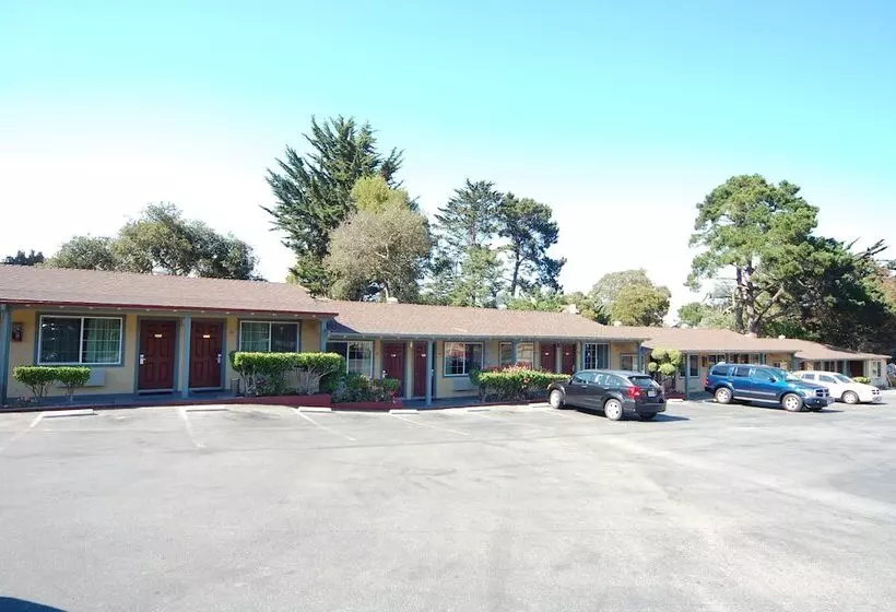 ホテル Monterey Surf Inn