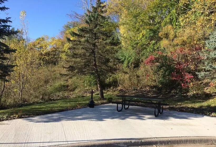 ホテル Savanna Inn & Suites