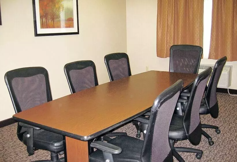 ホテル Savanna Inn & Suites