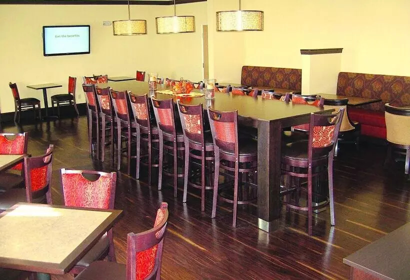 ホテル Savanna Inn & Suites