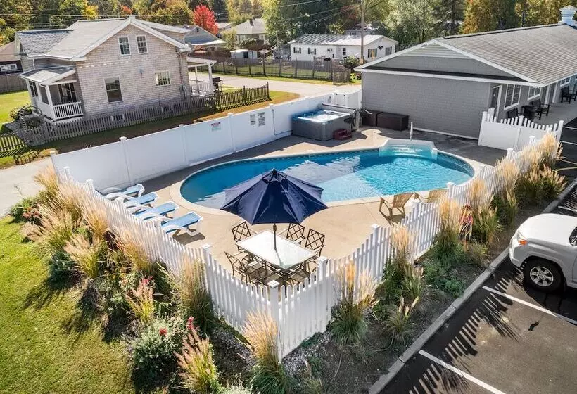 호텔 Top Notch Inn