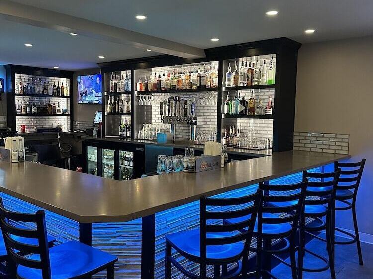 فندق Top Notch Inn