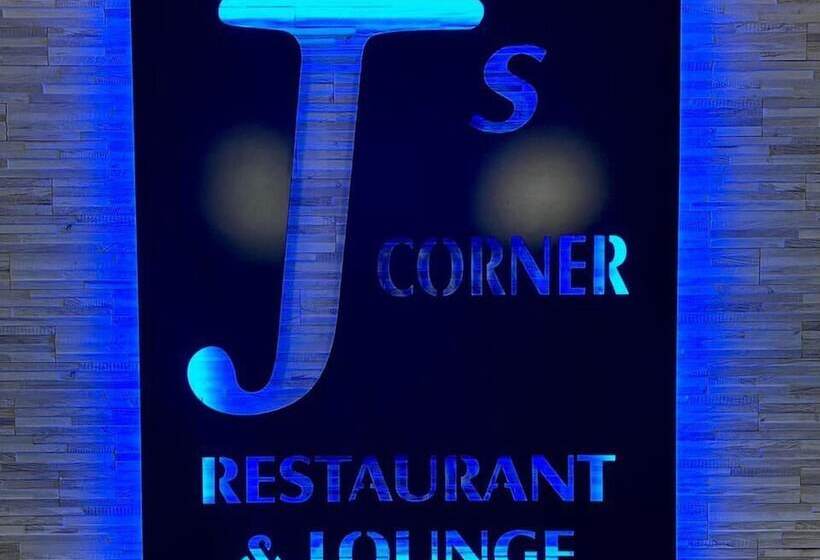 فندق Top Notch Inn