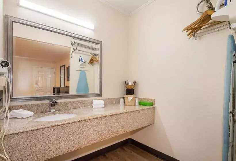 מוטל Red Roof Inn Santee