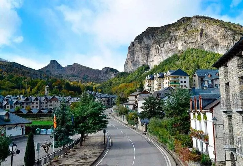 Apartamentos Escarrilla 3000