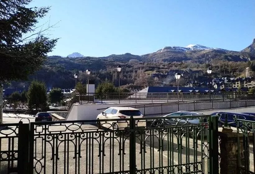 Apartamentos Escarrilla 3000