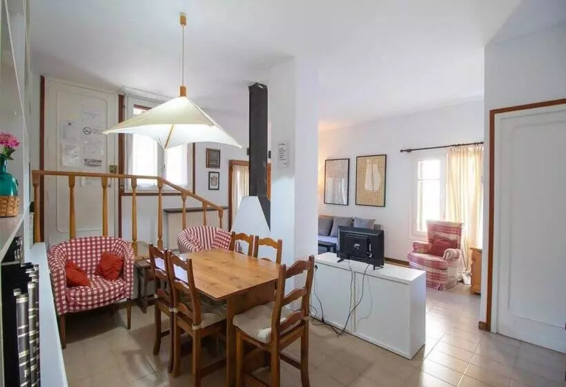 Apartamentos Escarrilla 3000