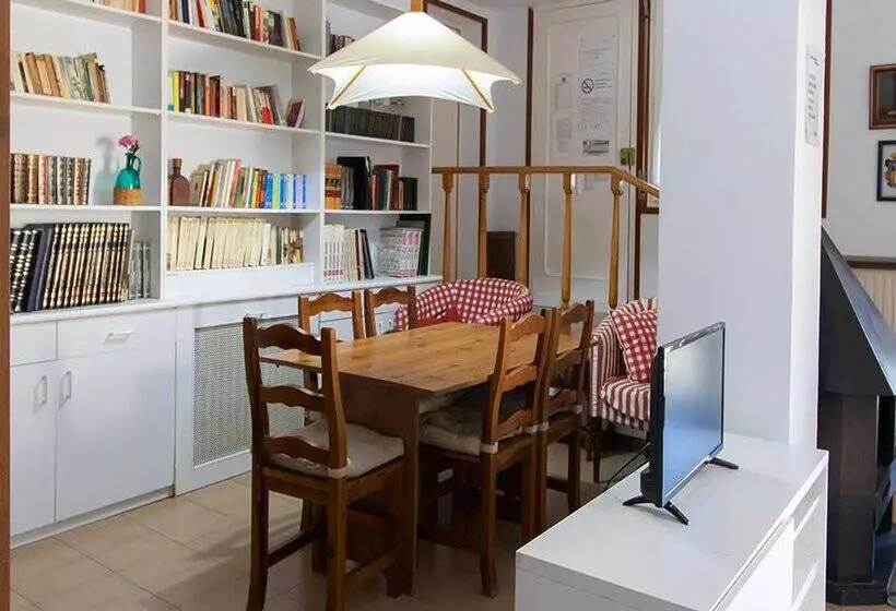 Apartamentos Escarrilla 3000