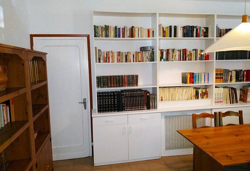 Apartamentos Escarrilla 3000