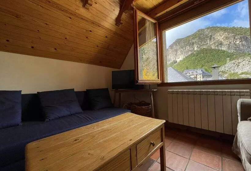 Apartamentos Escarrilla 3000