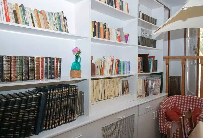 Apartamentos Escarrilla 3000