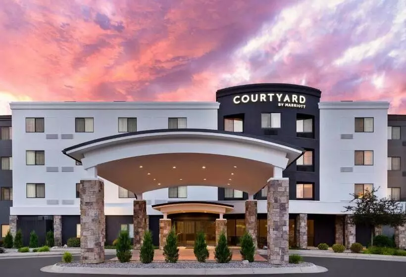 Отель Courtyard Missoula