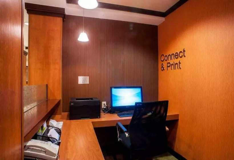 Отель Fairfield Inn & Suites Clovis