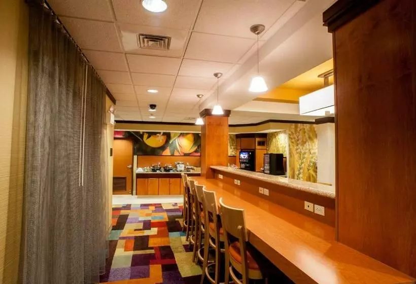 Отель Fairfield Inn & Suites Clovis