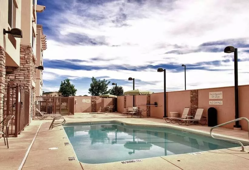 Отель Fairfield Inn & Suites Clovis