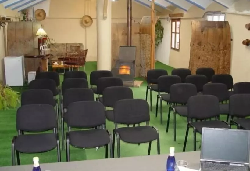 هتل روستایی Hospedium Hacienda Las Cavas