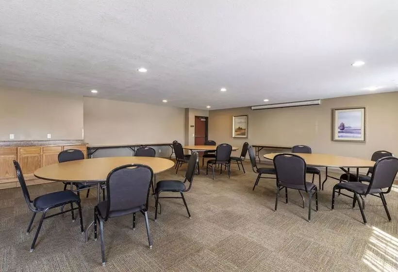 호텔 Sleep Inn & Suites Pleasant Hill  Des Moines