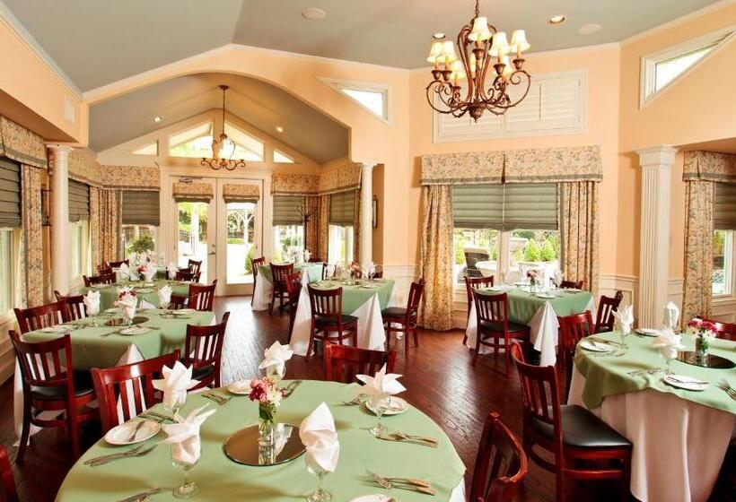 هتل The Sanford House Inn & Spa