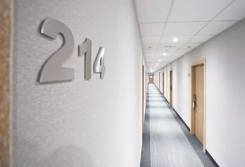 酒店 Uve Alcobendas