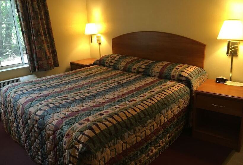 Мотель Budget Host Inn