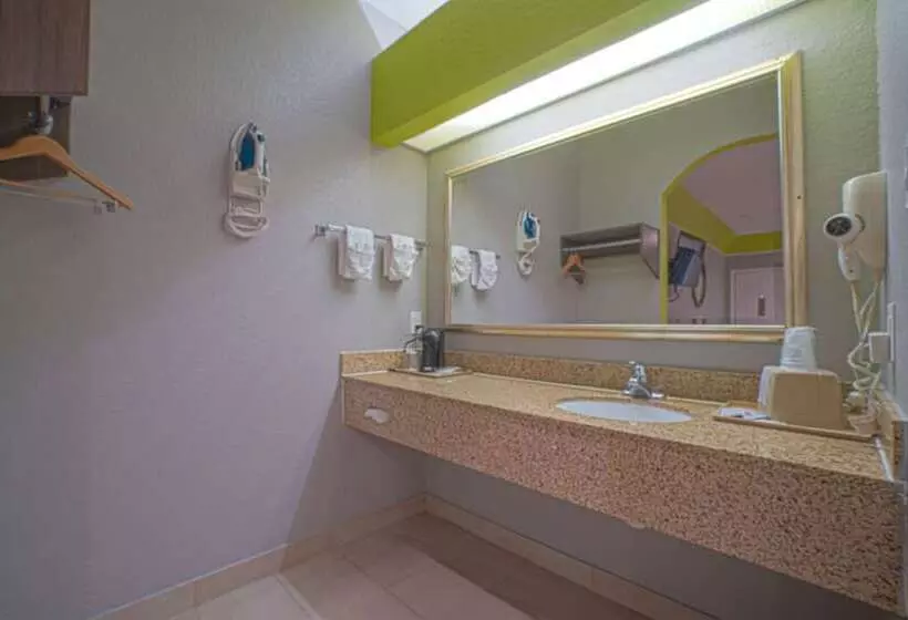 모텔 Bliss Kemah Boardwalk By OYO