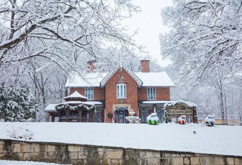 The Steamboat House Bed & Breakfast