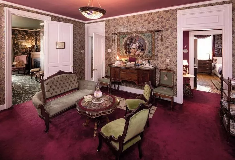 The Steamboat House Bed & Breakfast