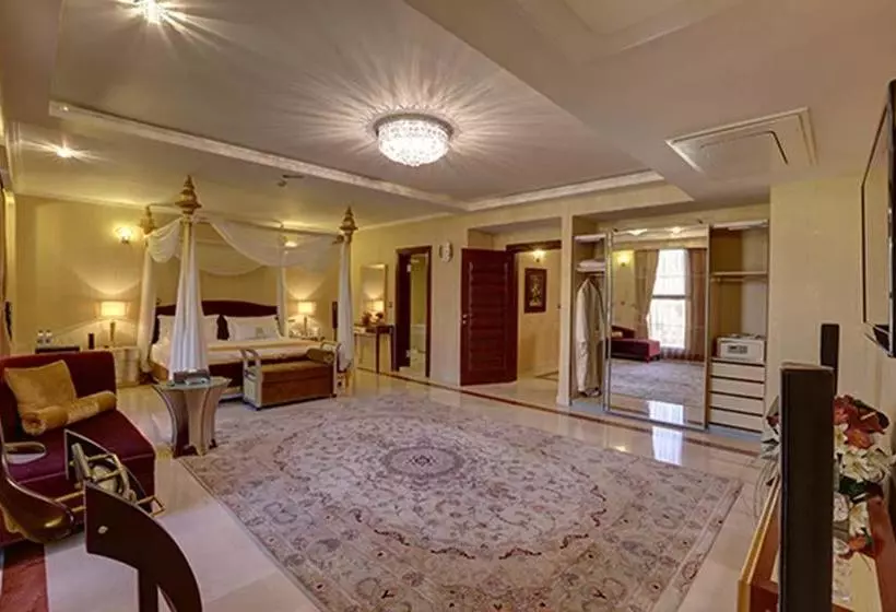 Espinas International Hotel