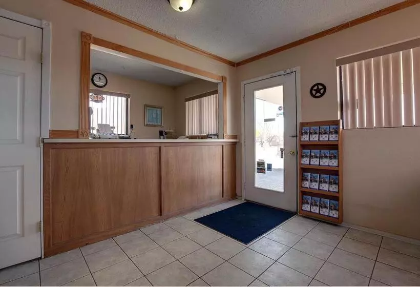 호텔 Americas Best Value Inn Comanche