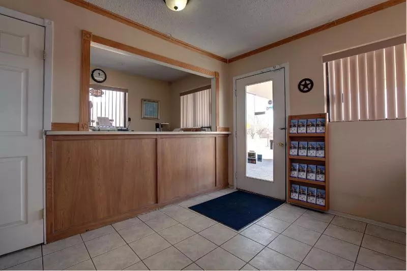 호텔 Americas Best Value Inn Comanche