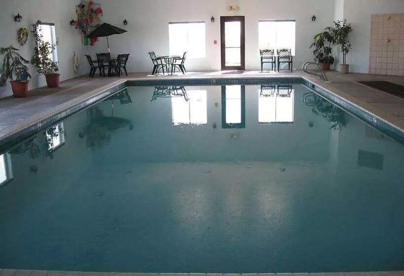 Отель Baymont By Wyndham Limon