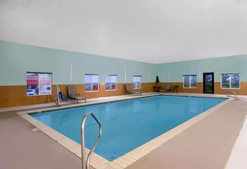 Отель Baymont By Wyndham Limon