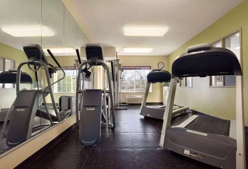 Отель Country Inn & Suites By Radisson, Norman Near University