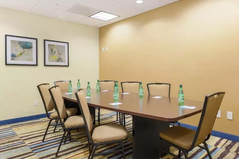 Отель Fairfield Inn & Suites Temecula