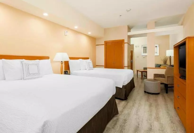 Отель Fairfield Inn & Suites Temecula