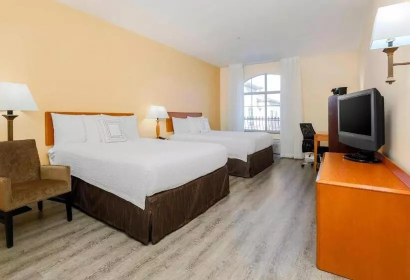 Отель Fairfield Inn & Suites Temecula