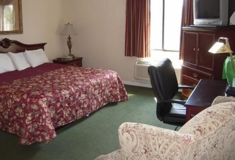 فندق Colonie Inn And Suites