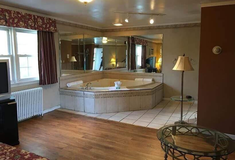 فندق Colonie Inn And Suites