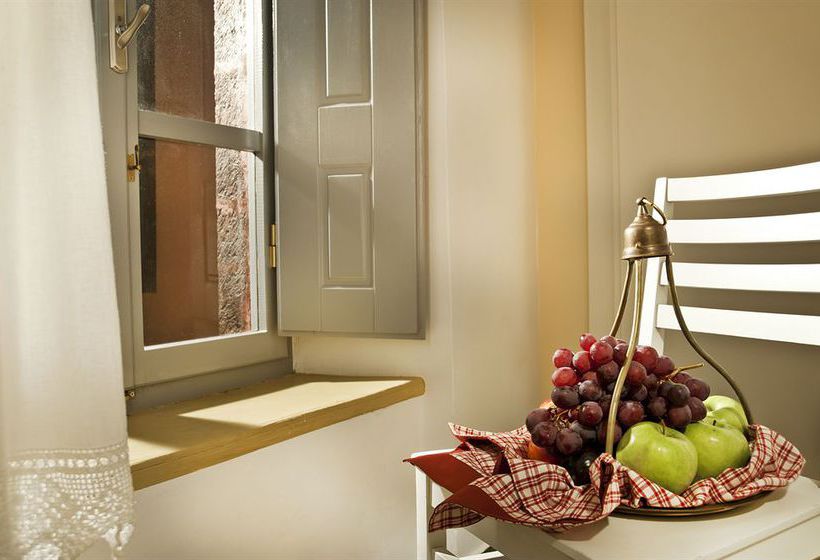 Hotel Markezinis Suites