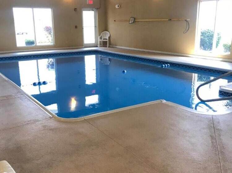 ホテル Randolph Inn And Suites