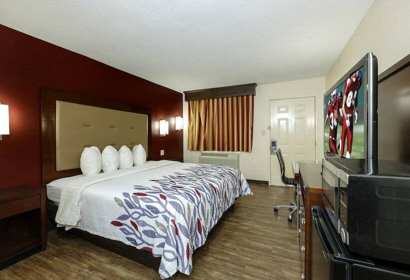 Отель Red Roof Inn Columbus, Ms